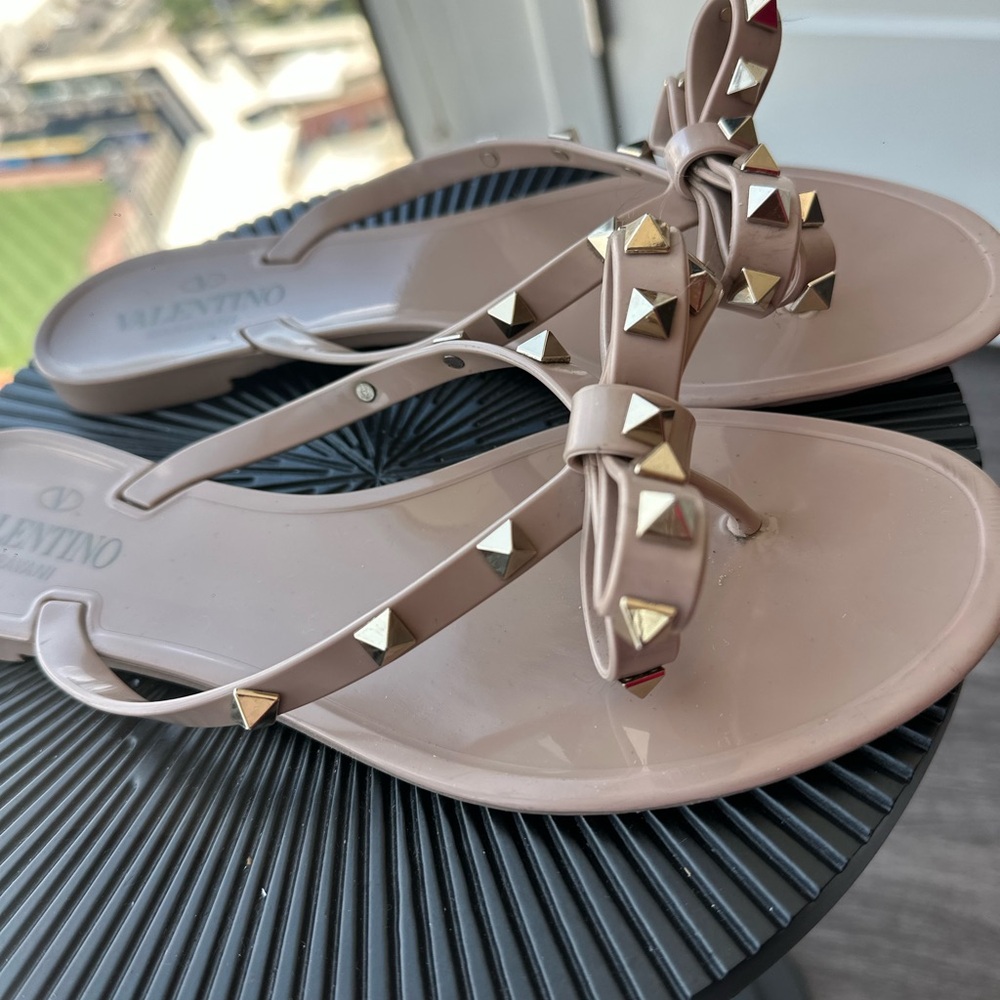 Valentino Nude Pink Rockstud Bow Thong Sandals